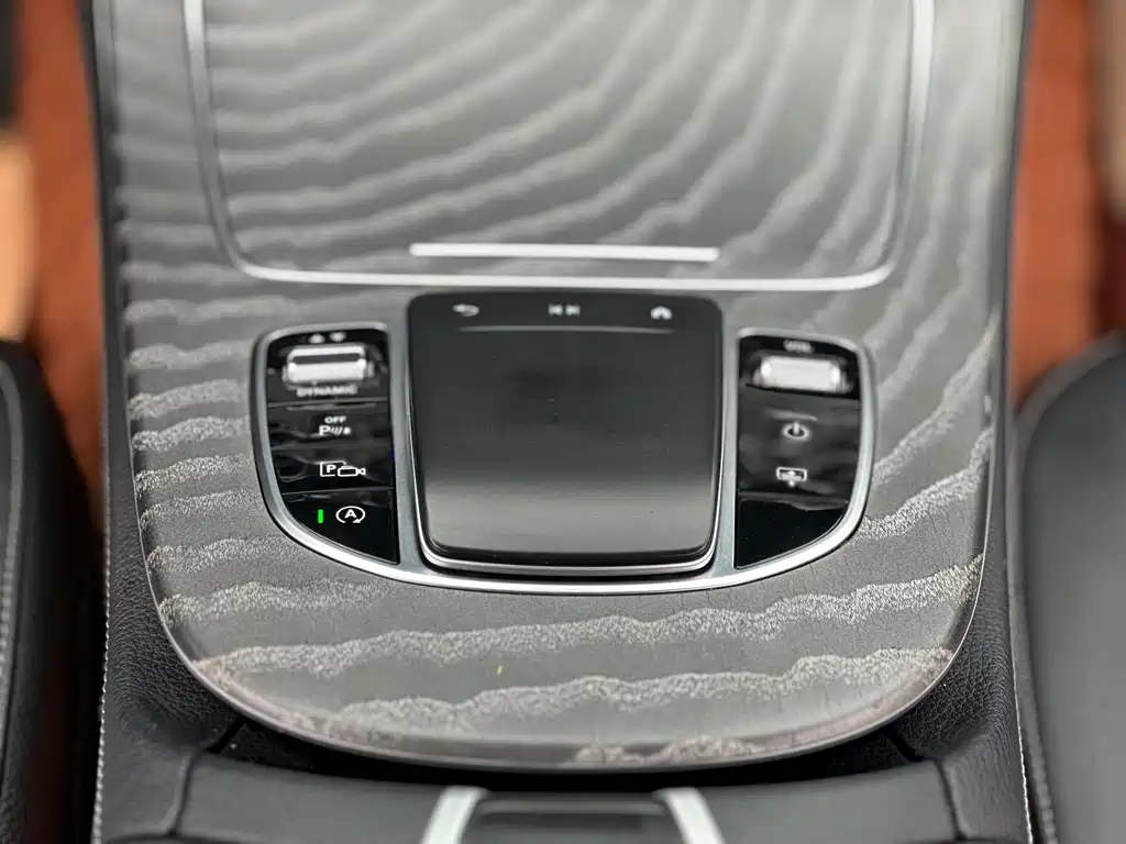 Mercedes-Benz E-Class 2020 — фото 15