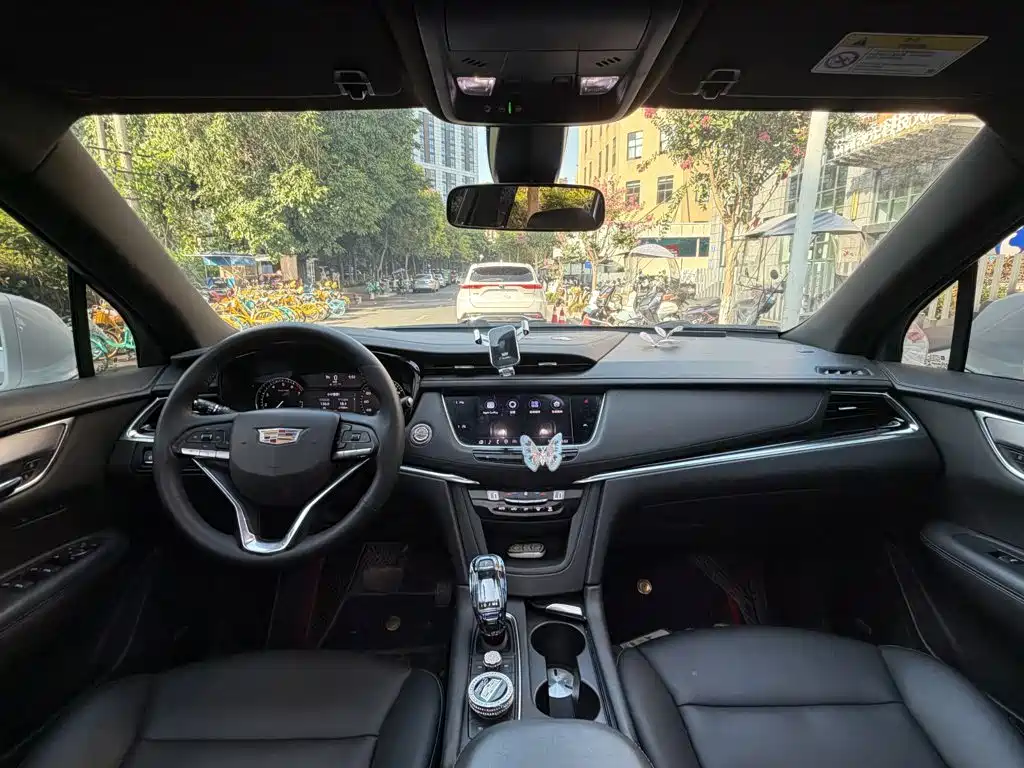 Cadillac XT6 2021 — фото 13