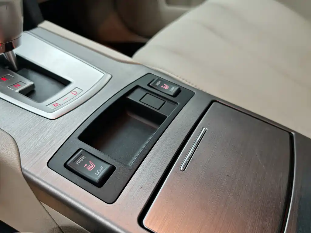 Subaru Outback 2011 — фото 25