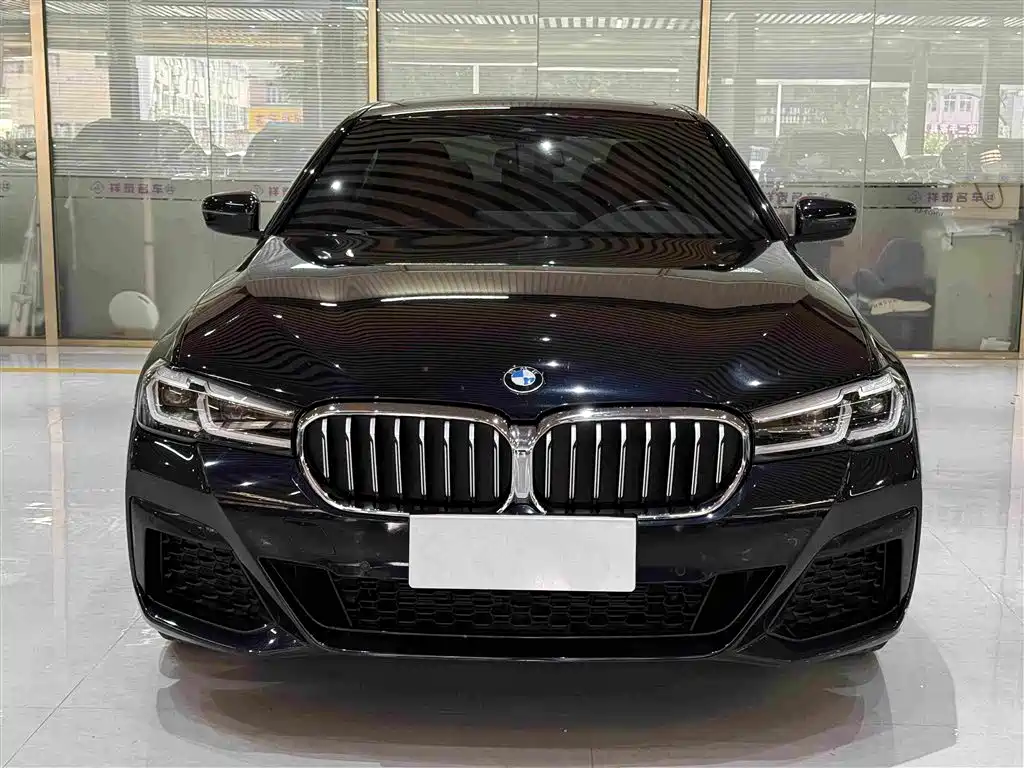 BMW 5 Series 2023 — фото 2