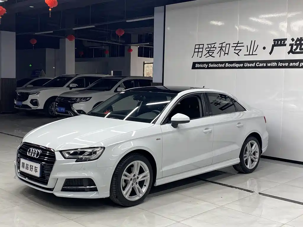 Audi A3 2020 — фото 1