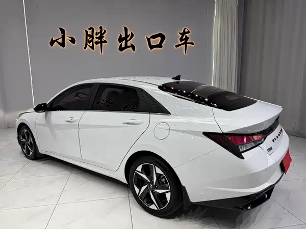 Hyundai Elantra 2023