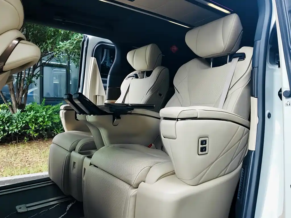 Toyota Vellfire 2025 — фото 12