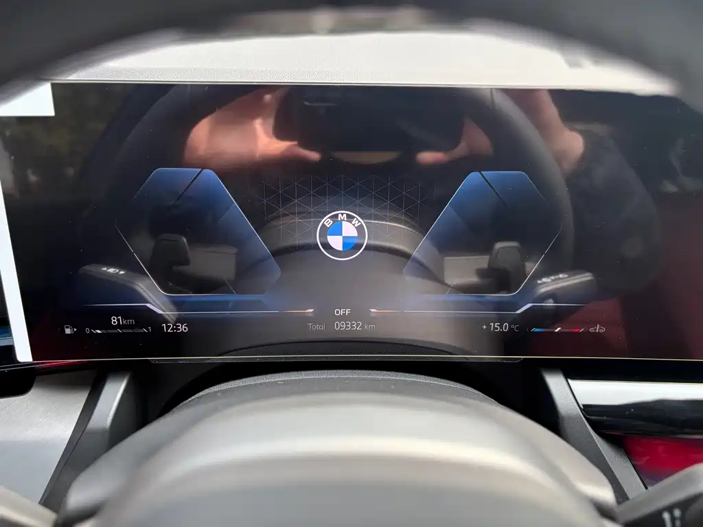BMW 5 Series 2025 — фото 18