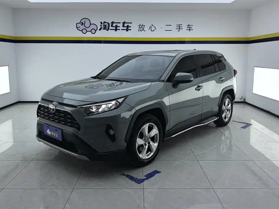 Toyota RAV4 2020 — фото 1