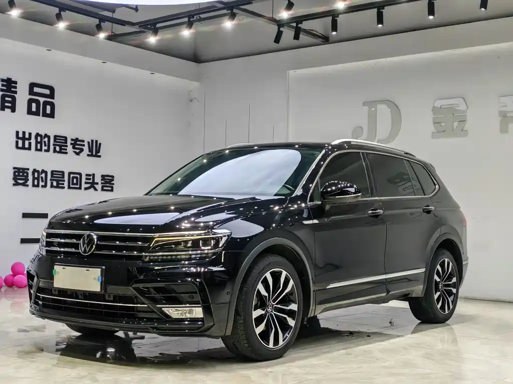 Volkswagen Tiguan L 2021 — фото 1