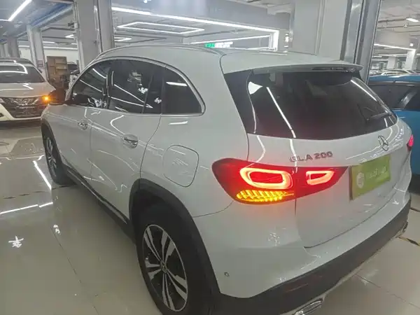 Mercedes-Benz GLA 2021