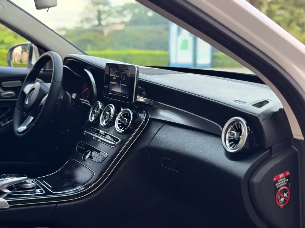 Mercedes-Benz C-Class 2018 — фото 14