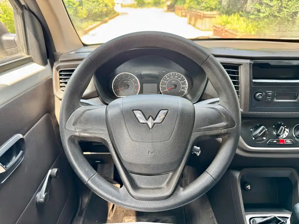 Wuling Hongguang V 2019 — фото 12
