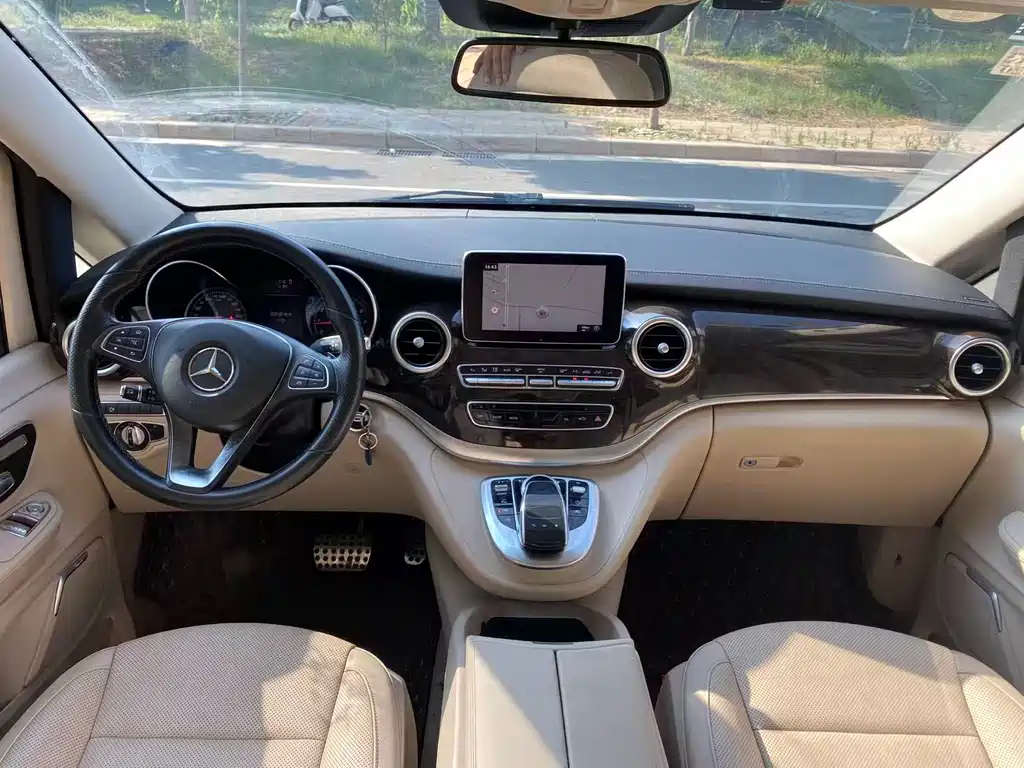 Mercedes-Benz V-Class 2018 — фото 6