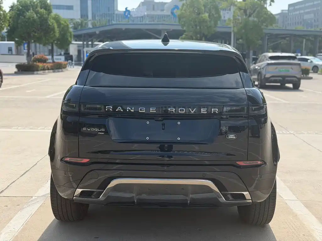 Land Rover Evoque 2022 — фото 16