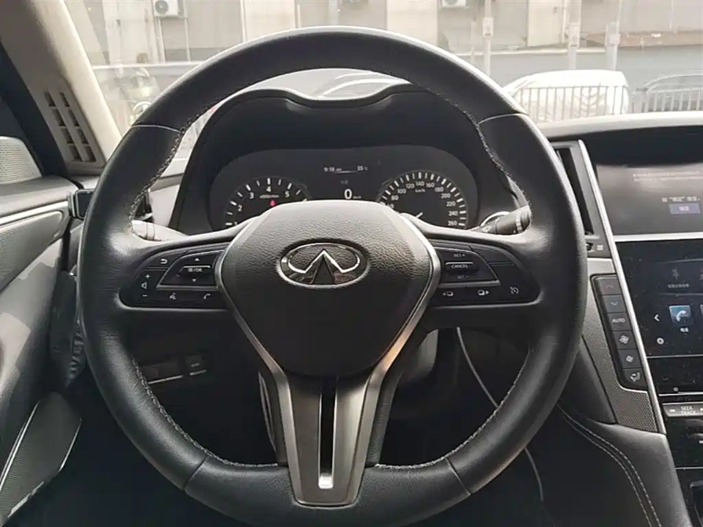 Infiniti Q50L 2018 — фото 11