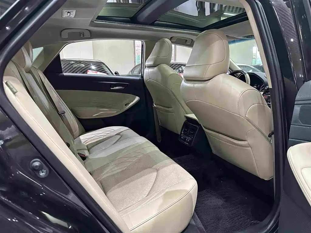 Toyota Avalon 2019 — фото 11