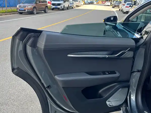 Zeekr 001 2022
