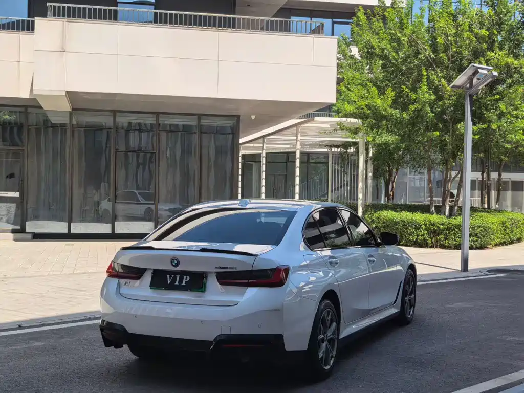 BMW i3 2024