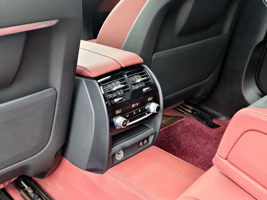 BMW 5 Series 2023 — фото 11