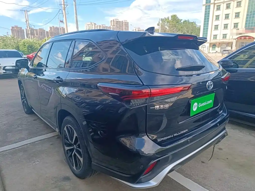 Toyota Crown Kluger 2024