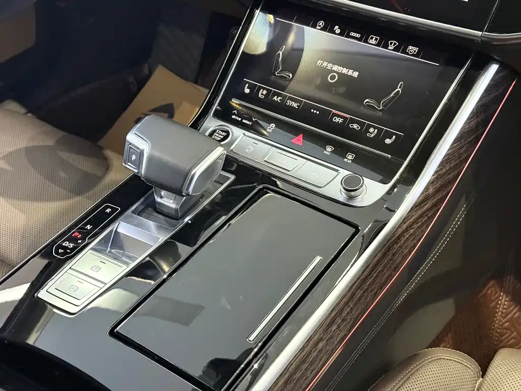 Audi A8 2022 — фото 9
