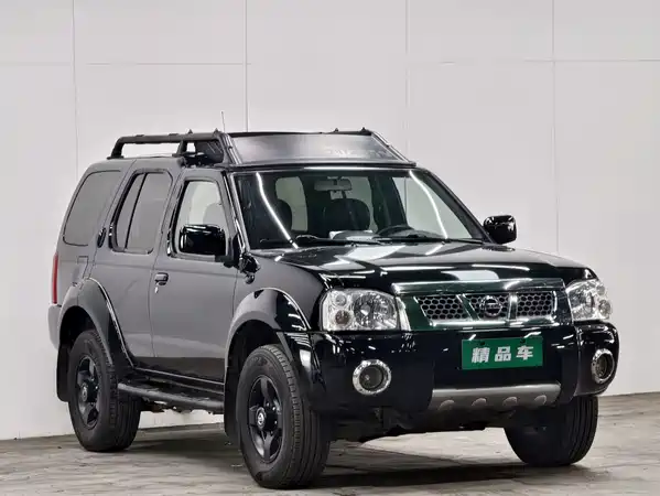 Nissan Paladin 2012