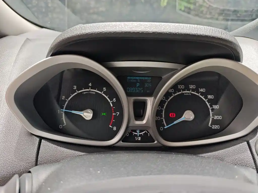 Ford Ecosport 2014 — фото 8