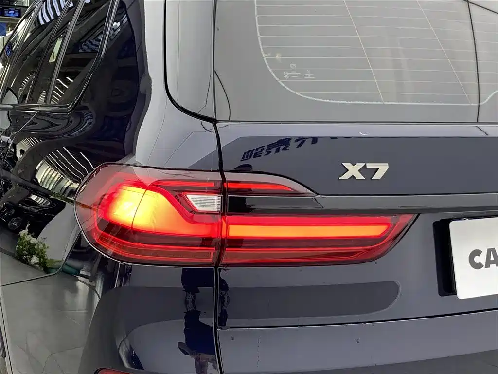 BMW X7 2021 — фото 11