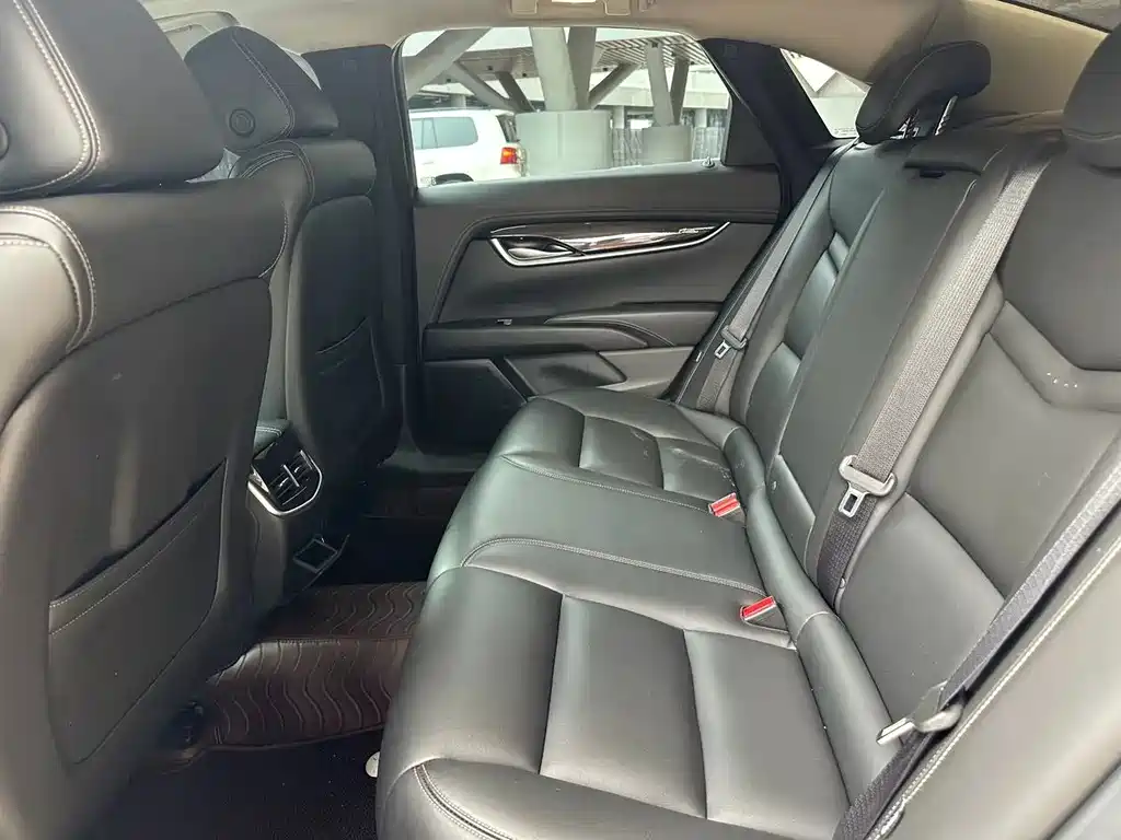 Cadillac XTS 2019 — фото 11