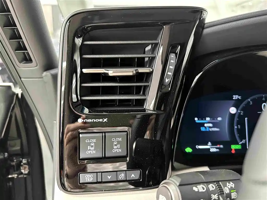 Lexus LM 2026