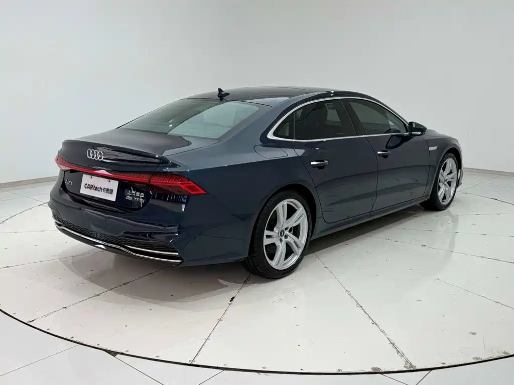 Audi A7L 2023 — фото 27