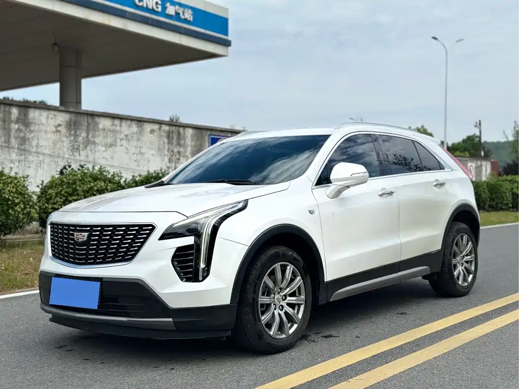 Cadillac XT4 2021 — фото 1