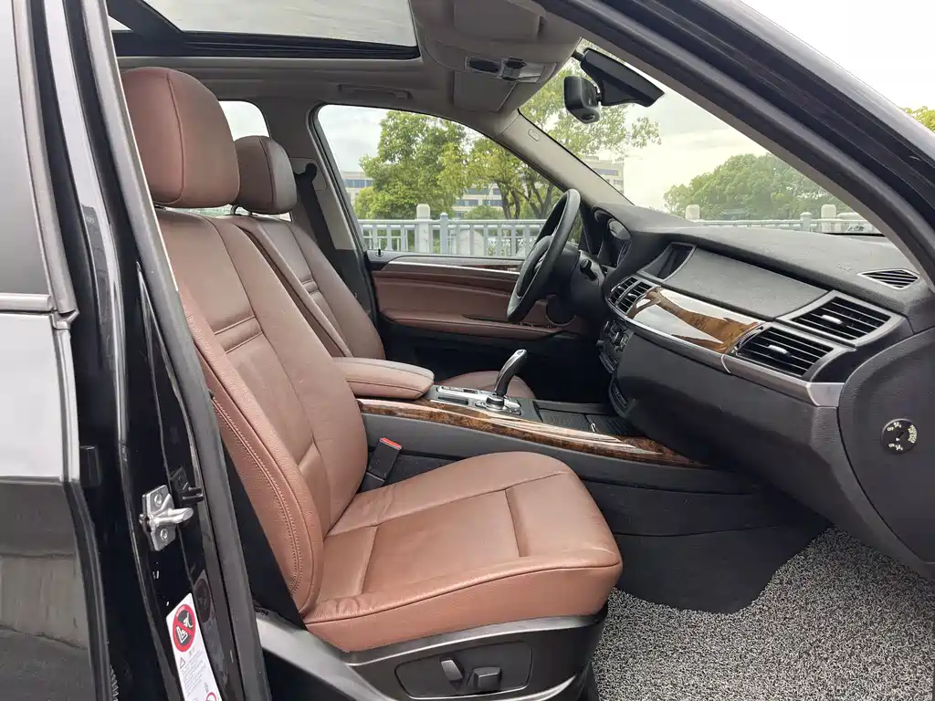 BMW X5 2011