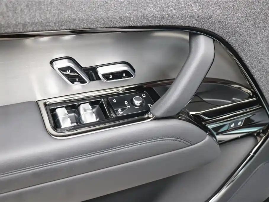 Land Rover Sport 2024 — фото 12