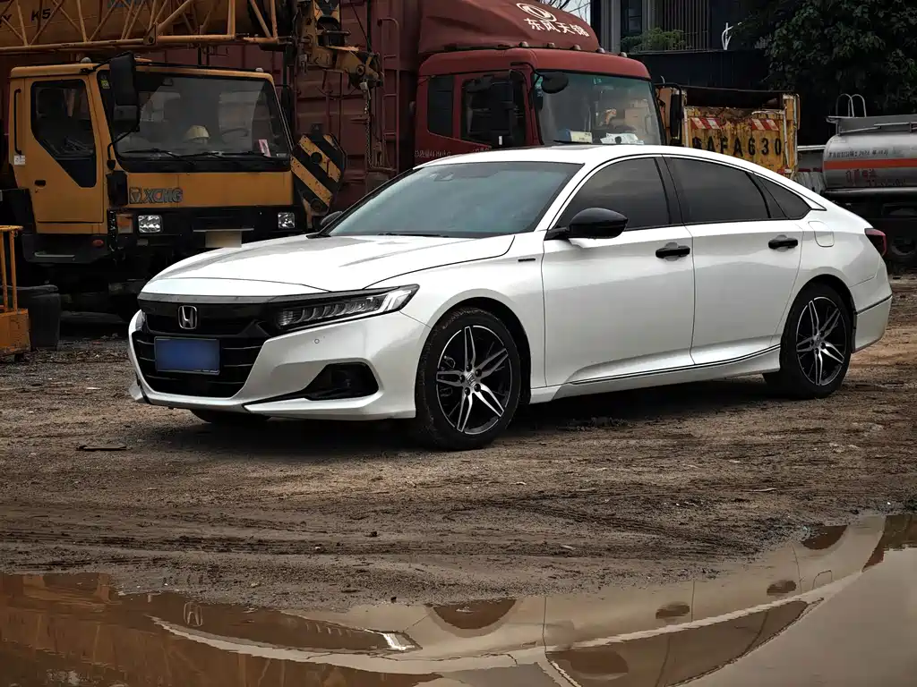 Honda Accord 2023 — фото 1
