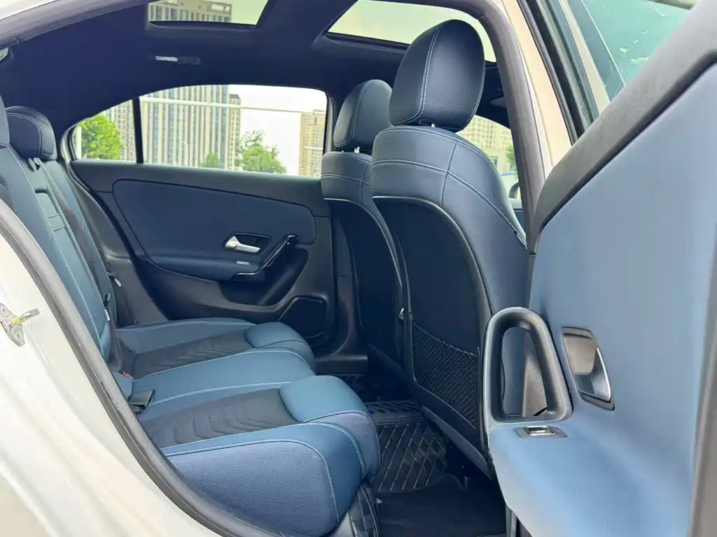 Mercedes-Benz A-Class 2019 — фото 10