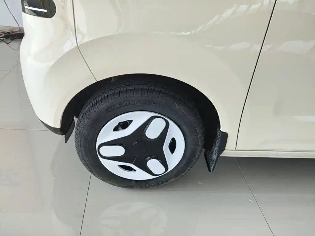 Geely Galaxy Panda 2025 — фото 23