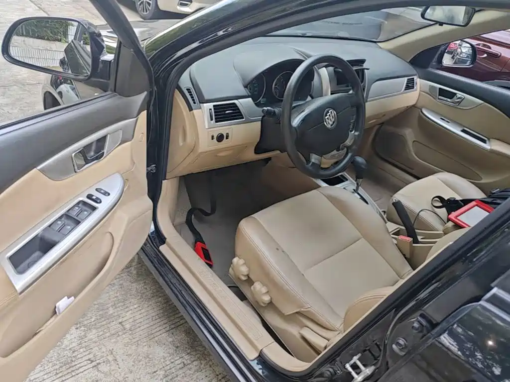 Buick Excelle 2015 — фото 16