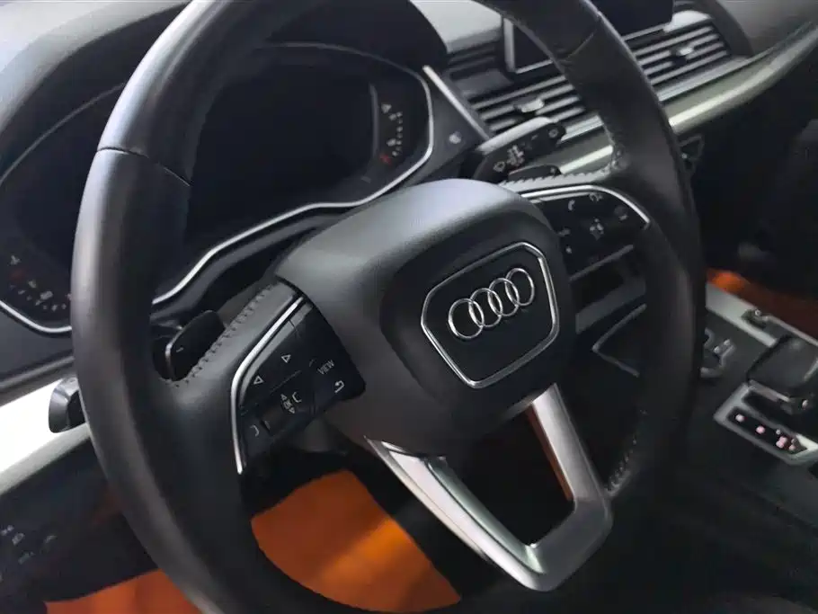 Audi Q5L 2021 — фото 15