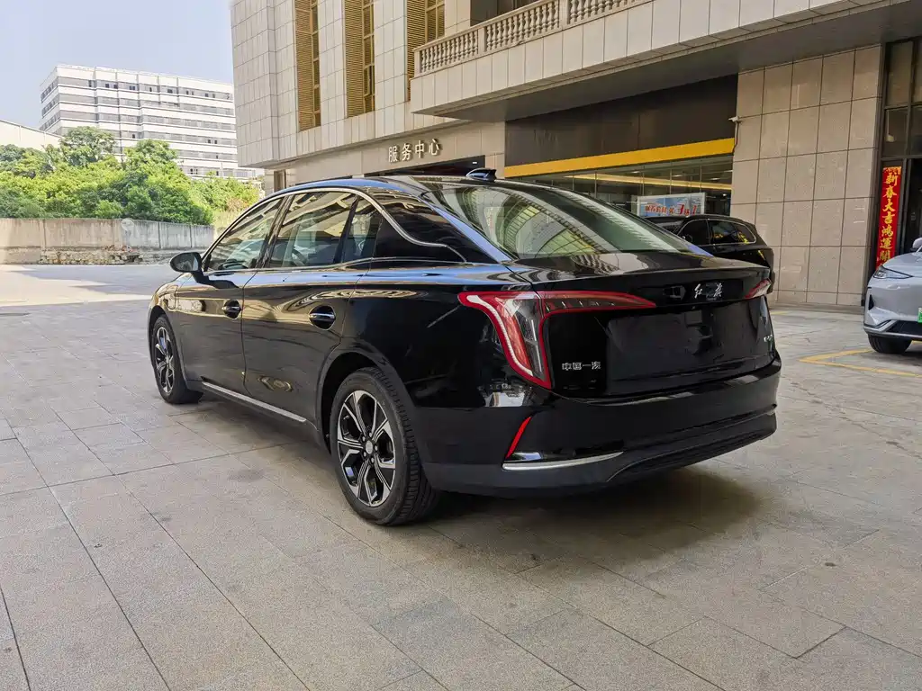 Hongqi E-QM5 2025 — фото 3