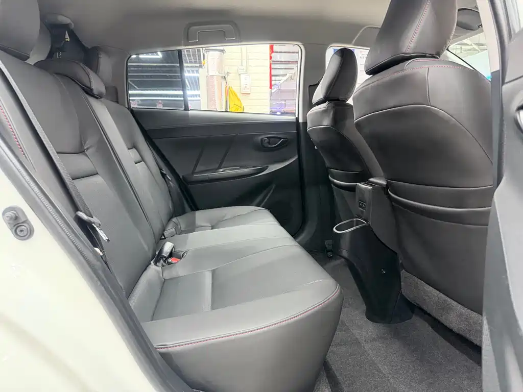 Toyota Yaris L 2022 — фото 21