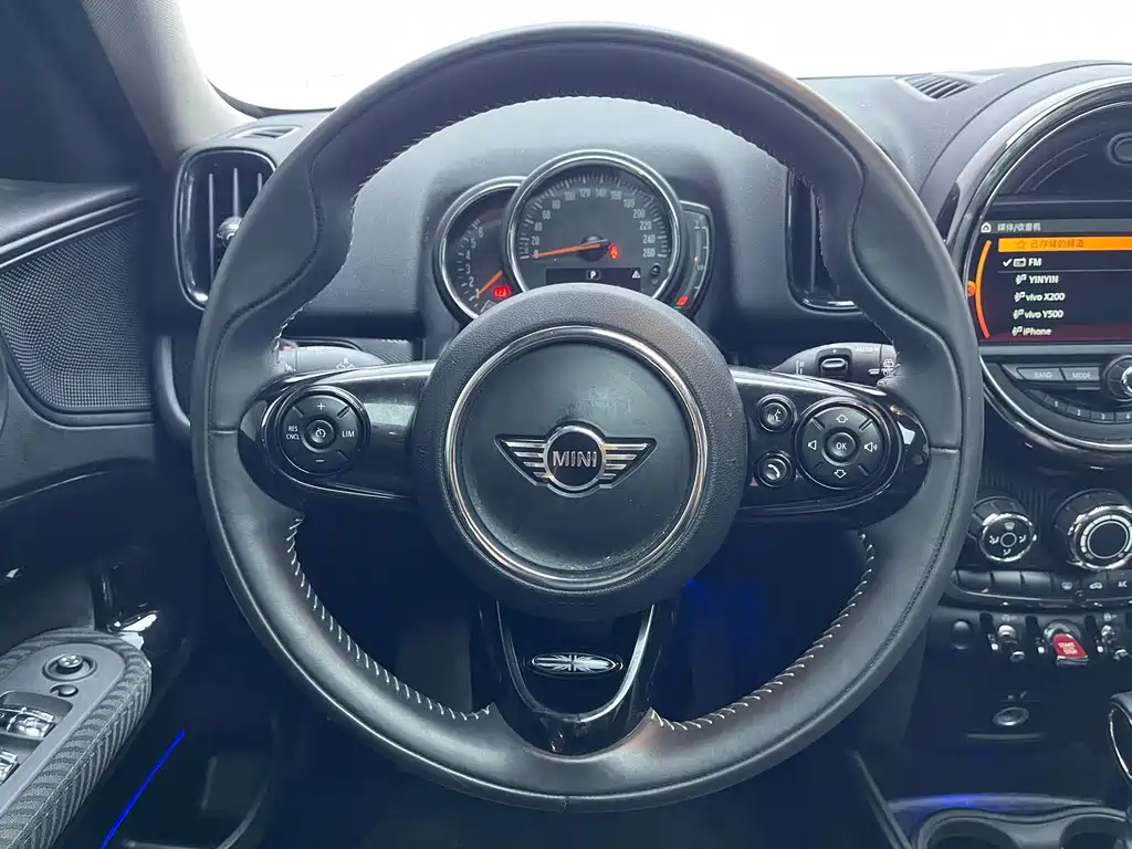 MINI Countryman 2019 — фото 15