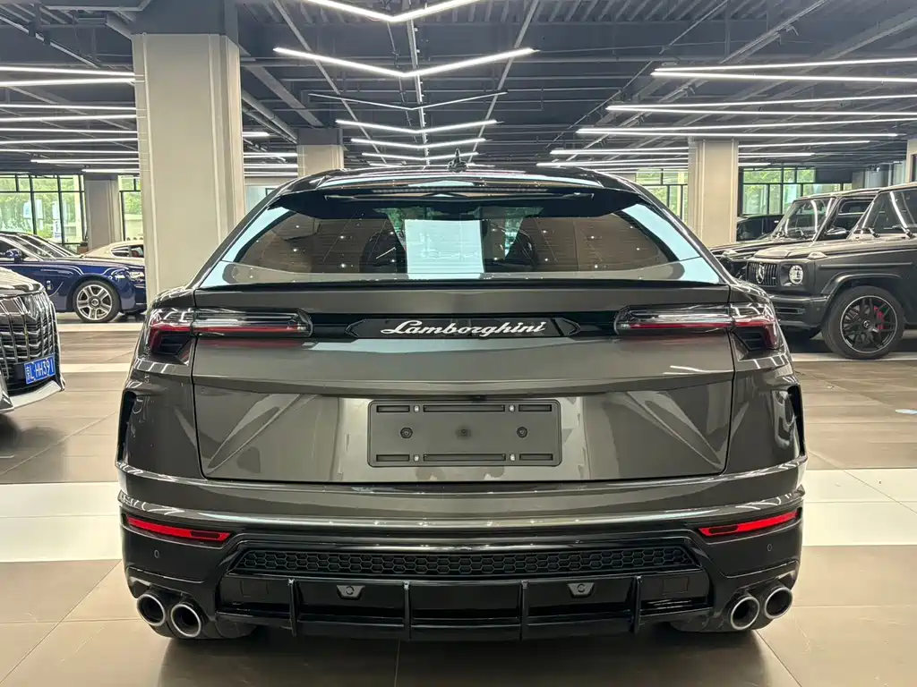 Lamborghini Urus 2023 — фото 6