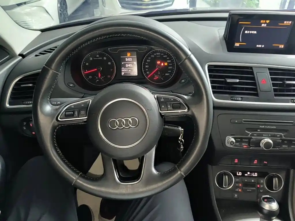 Audi Q3 2019 — фото 11
