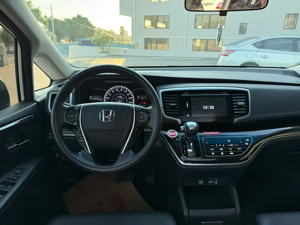 Honda Odyssey 2019 — фото 7