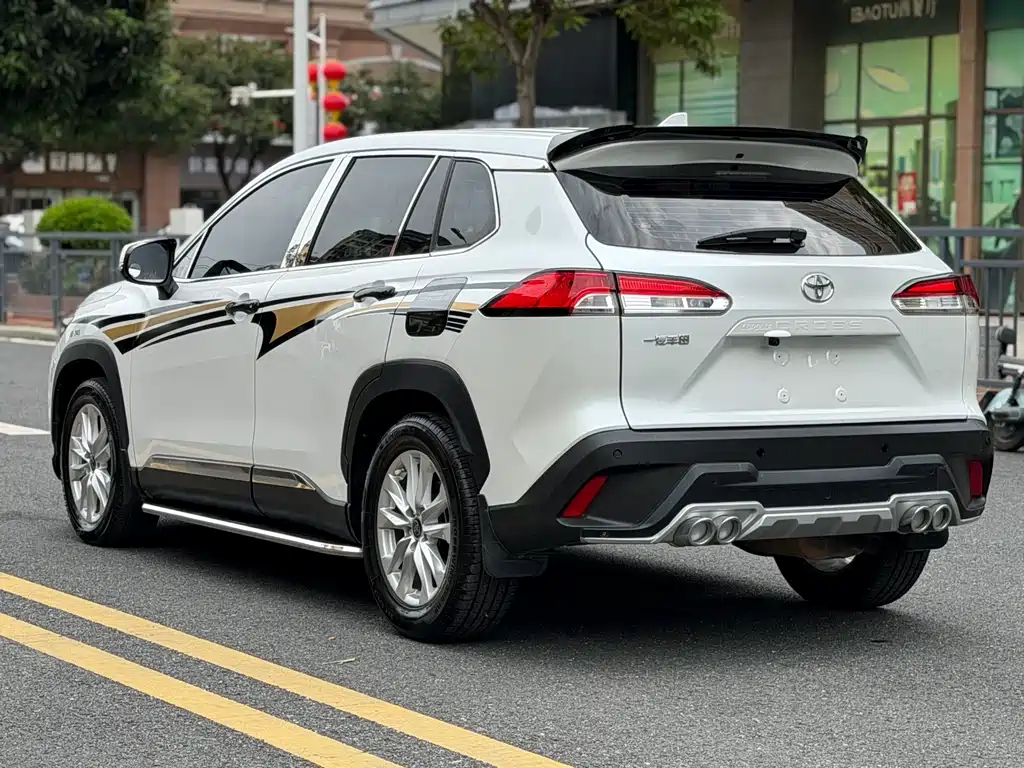 Toyota Corolla Cross 2022 — фото 13