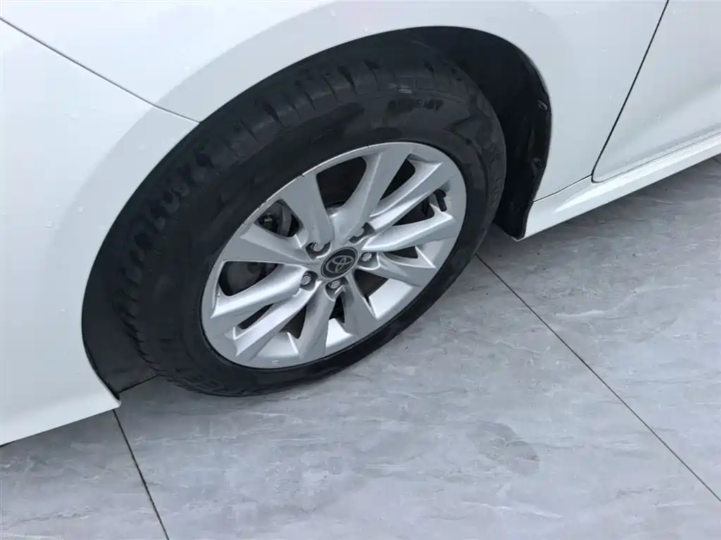 Toyota Corolla 2023 — фото 23