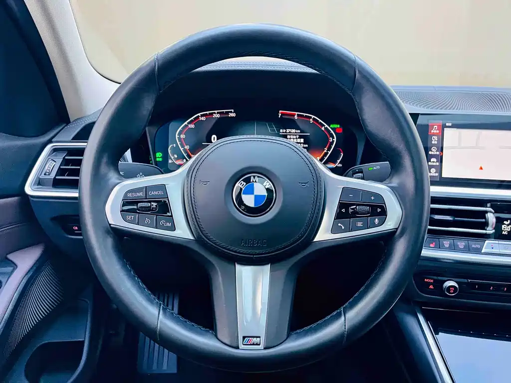 BMW 3 Series 2021 — фото 14