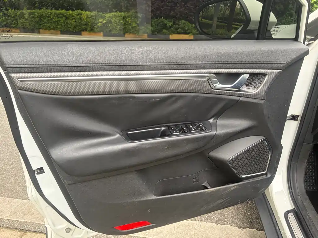 Geely Emgrand GS 2016 — фото 10