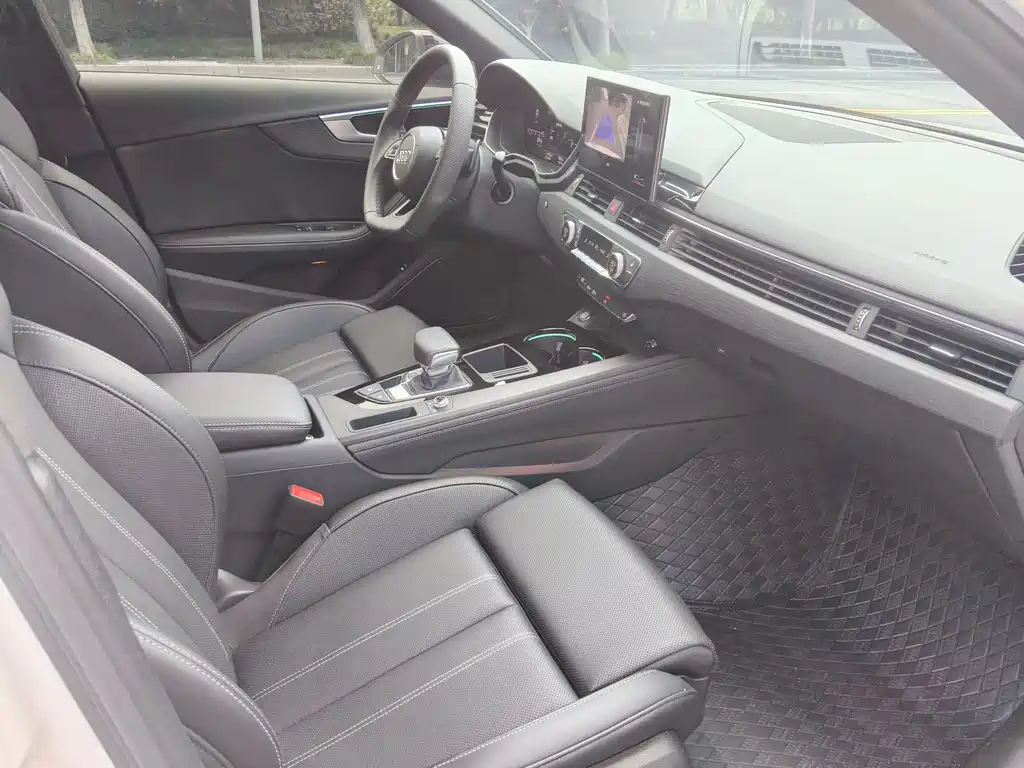 Audi A4L 2023