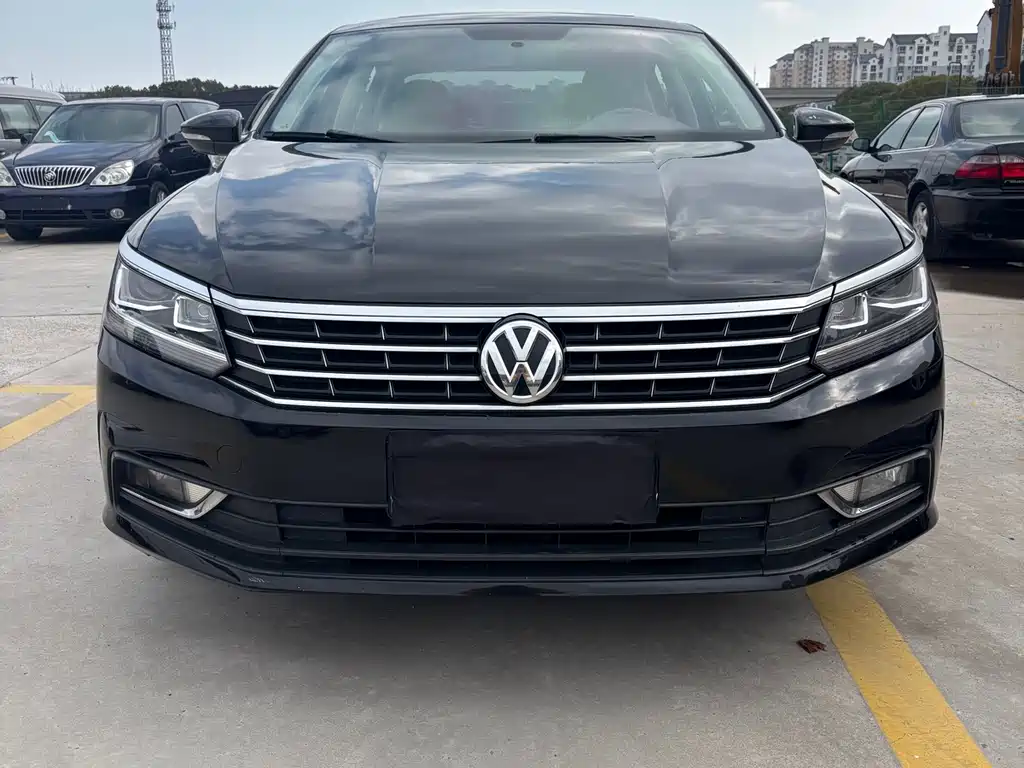 Volkswagen Passat 2017 — фото 1