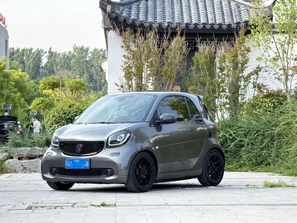smart Fortwo 2018 — фото 1