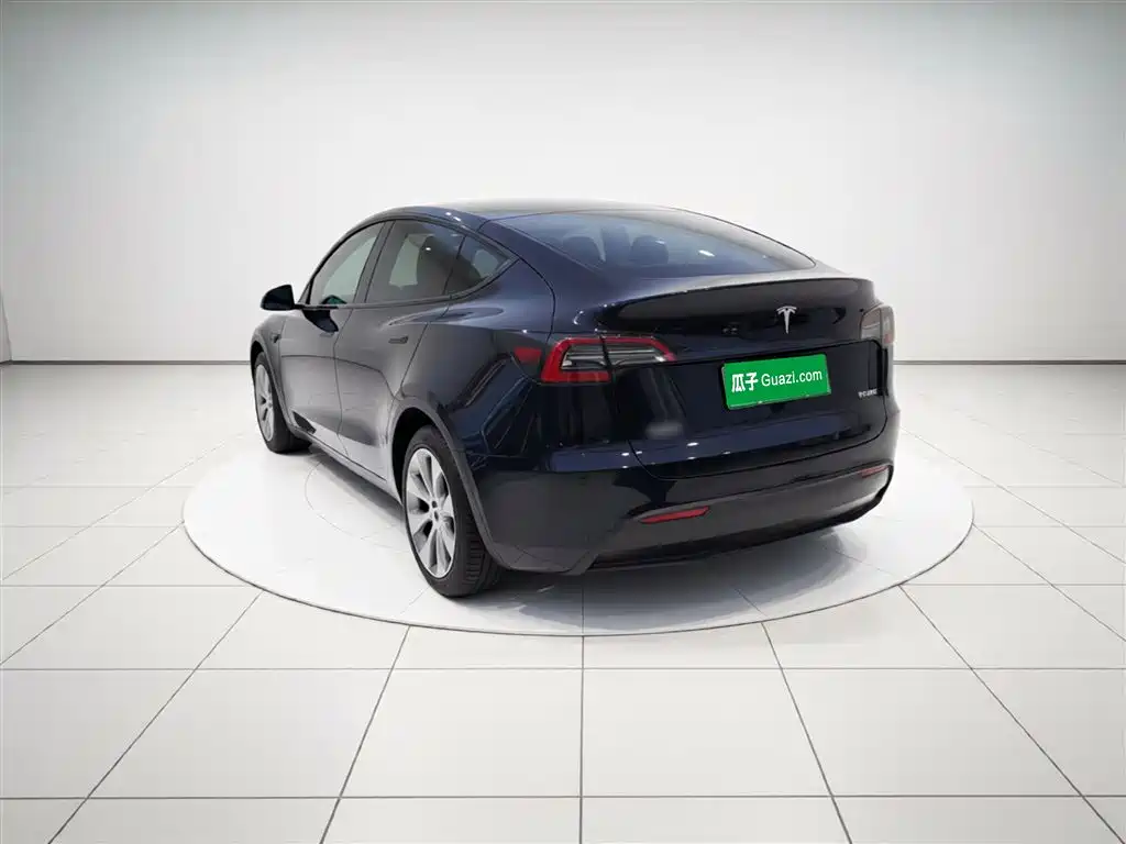 Tesla Model Y 2023 — фото 23